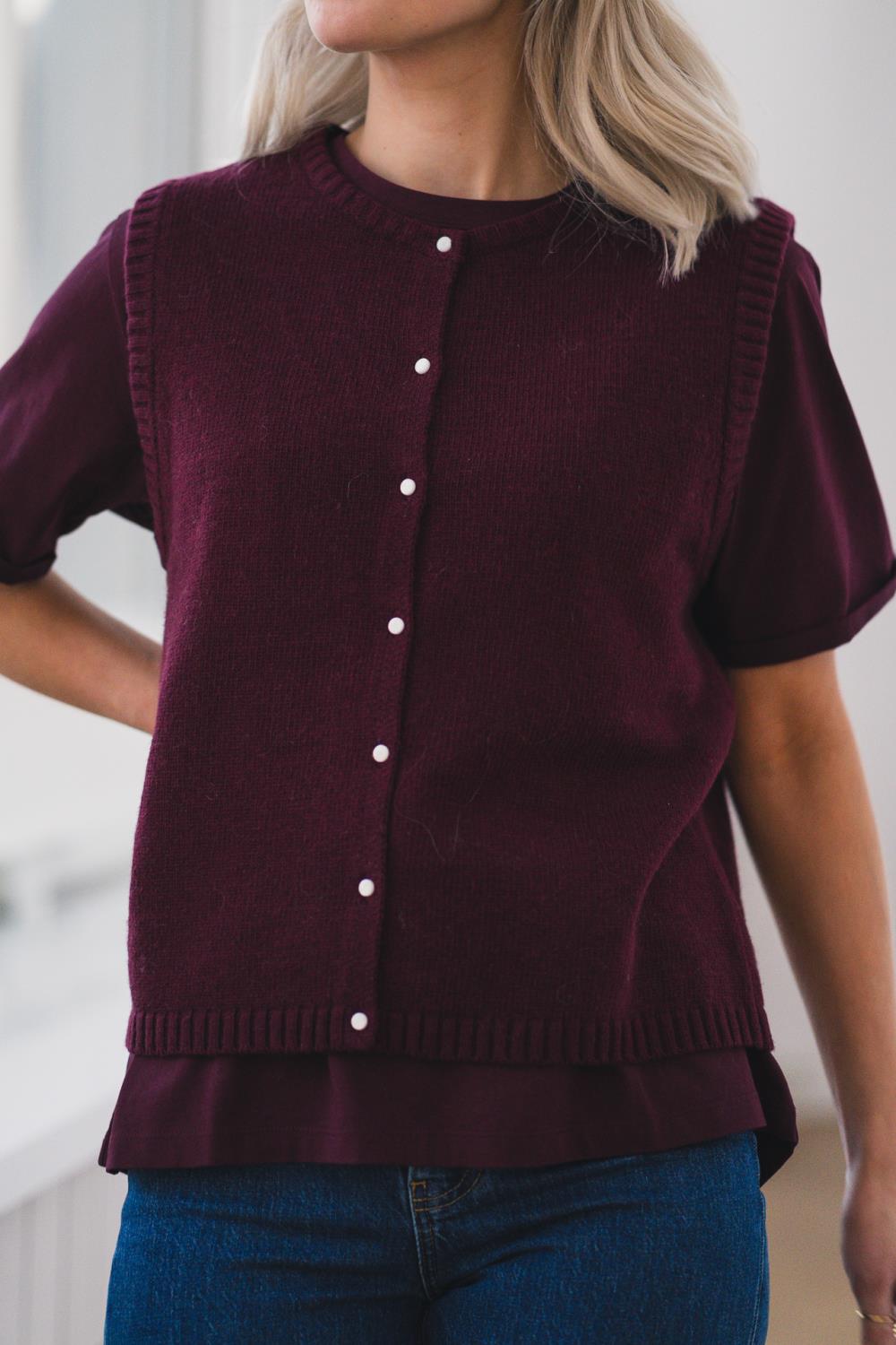Raus Emma Vest, burgunder