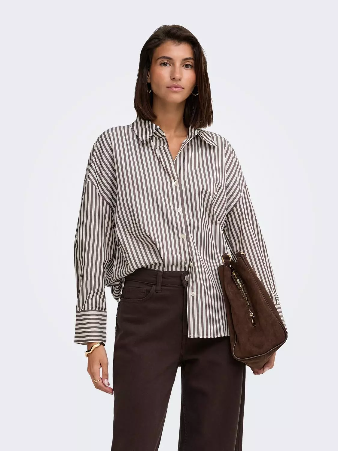 gallery-27724-for-15338857-cloud dancer/coffee bean