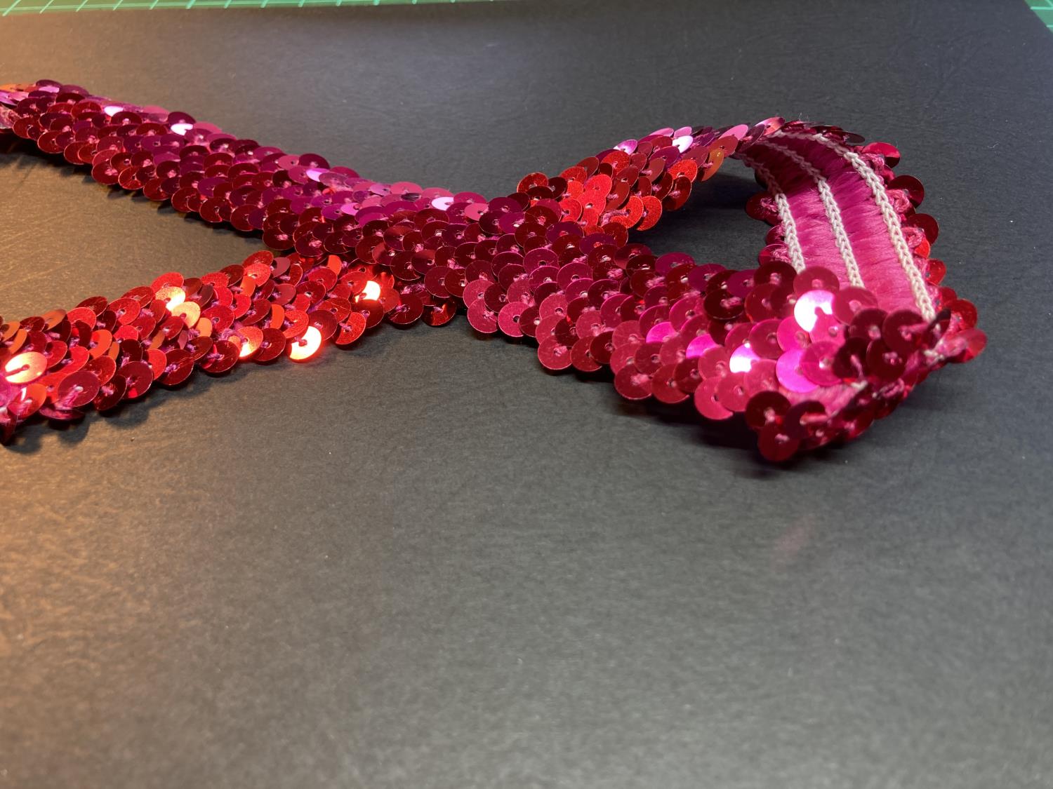 Paljettbånd elastikk - Pink 25 mm