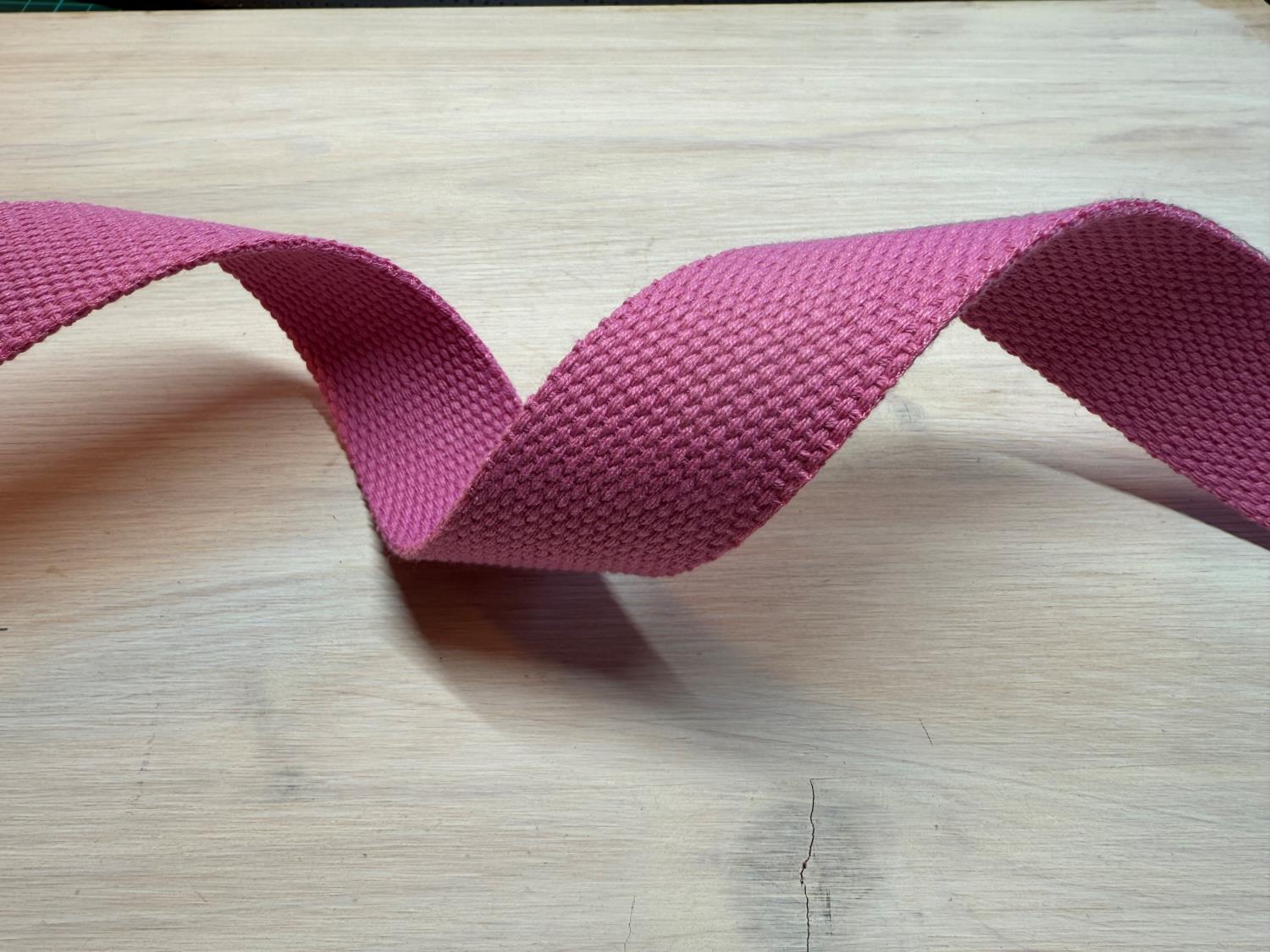 Kraftig bomullswebbing – Lys rosa 30 mm