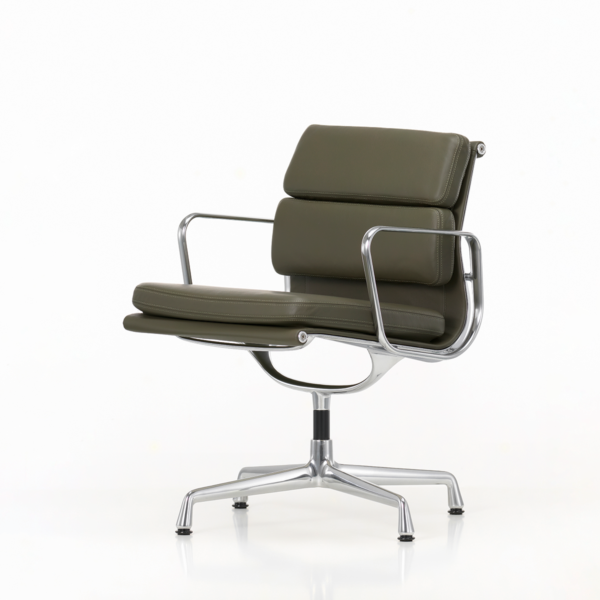 Soft Pad Chair EA207 L50 Polished