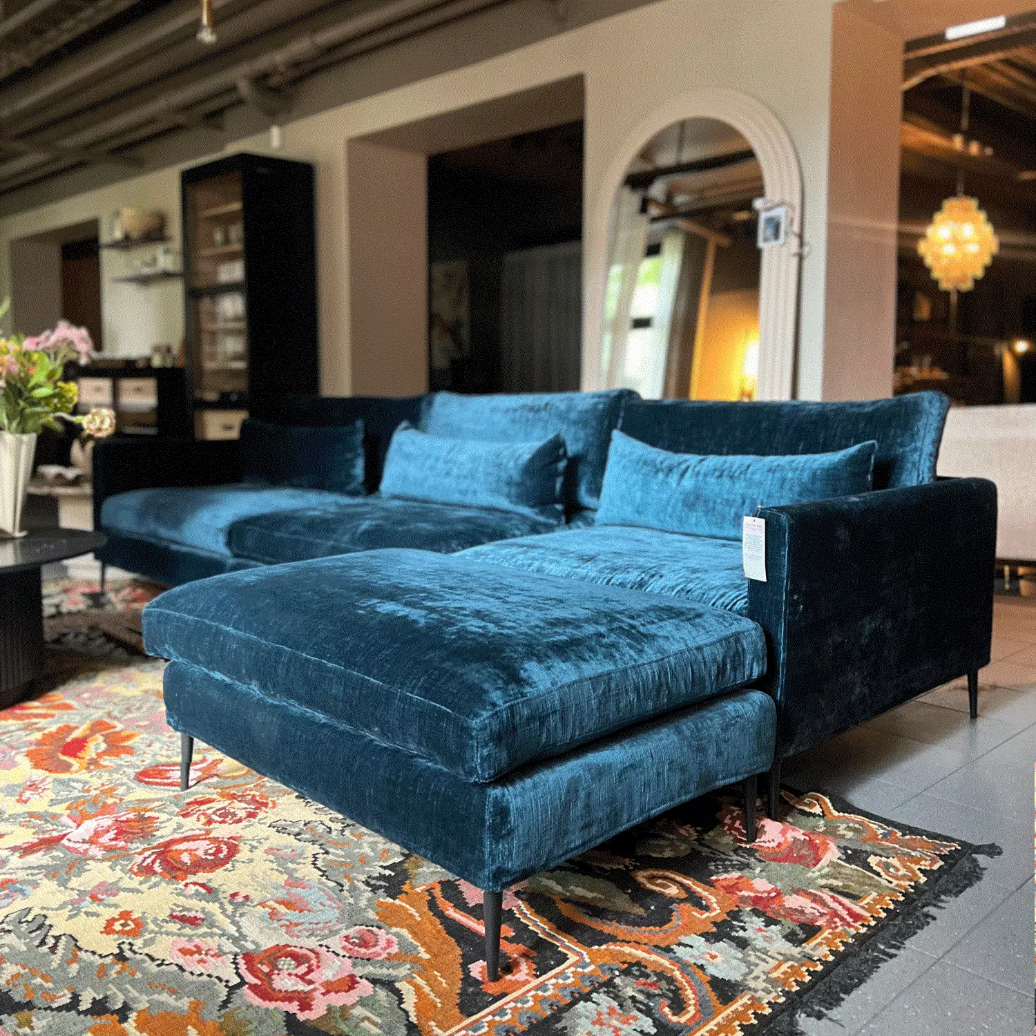 Aspen Loungesofa 307cm Ink Tube Bakputer & Puff