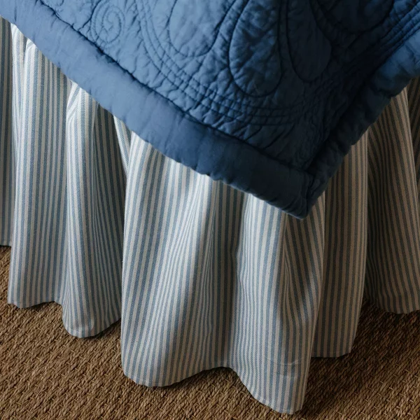 Laura Sengekappe Stripet Lyseblå 160x220x54