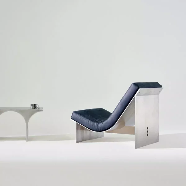 Kollen Lounge Chair Sort Skinn