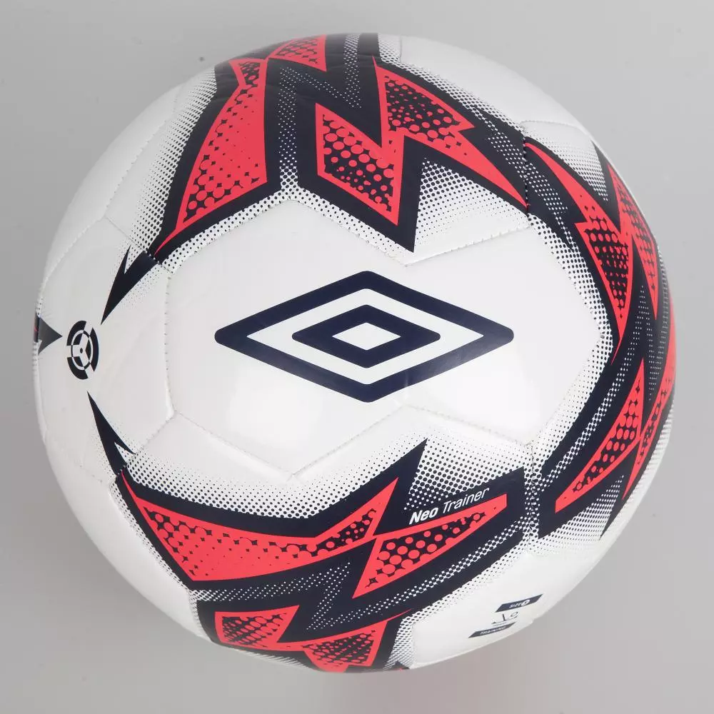 Umbro  Neo Trainer