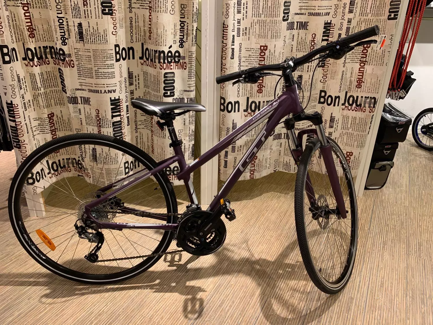 GT Transeo 3.0 Womens 28" Small