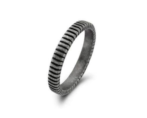 Ring stål 3,7mm bred, stripet mønster rundt hele, vintage sort farge - Frank 1967