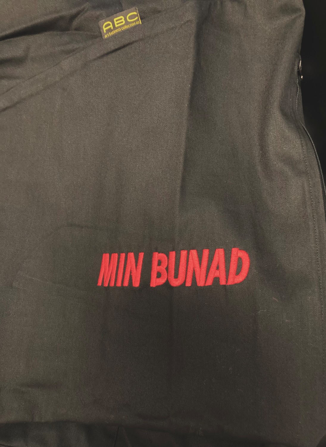 Bunadspose - Sort lang "Min bunad"