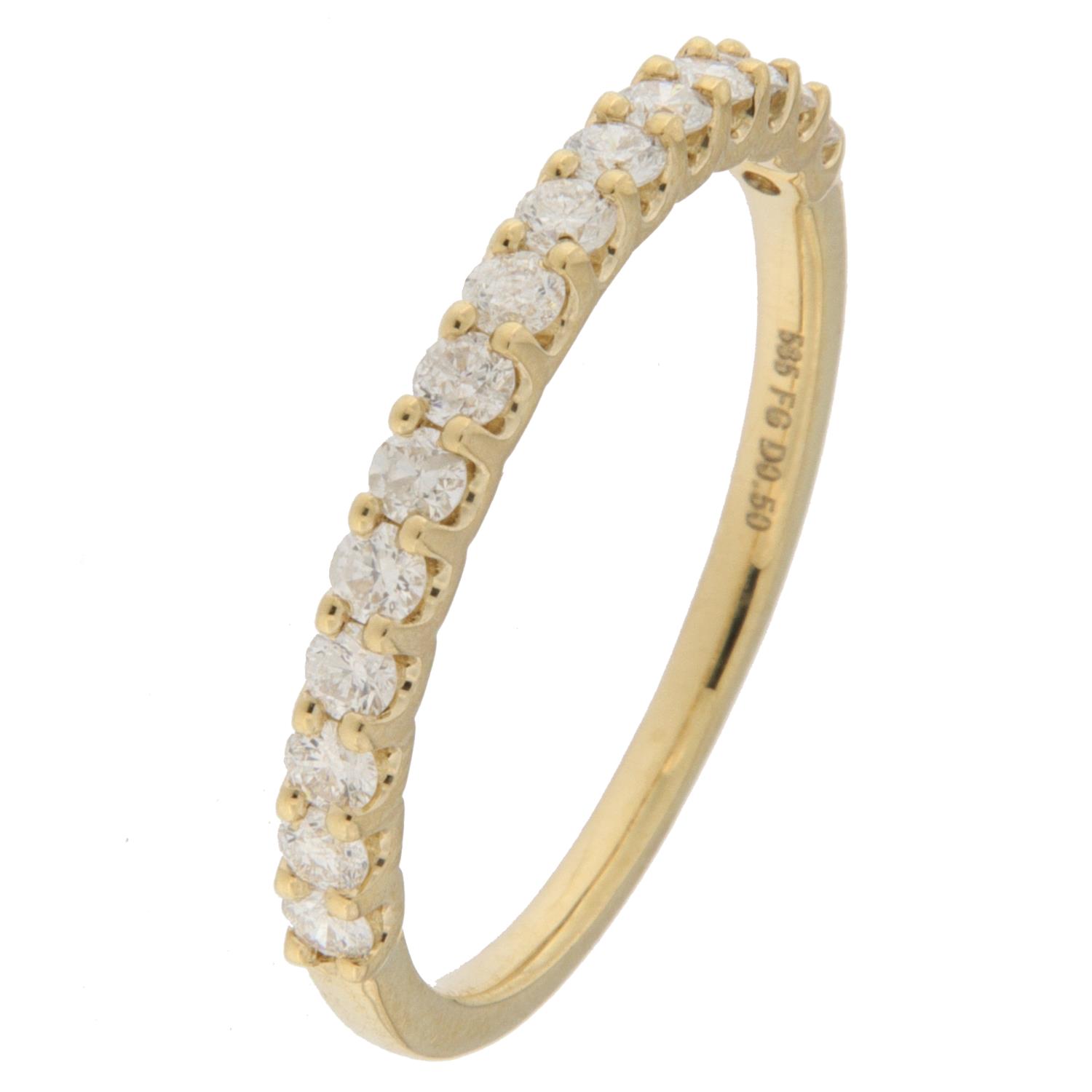 Ring gull en rad diamanter i buede fatninger 0,50ct WP