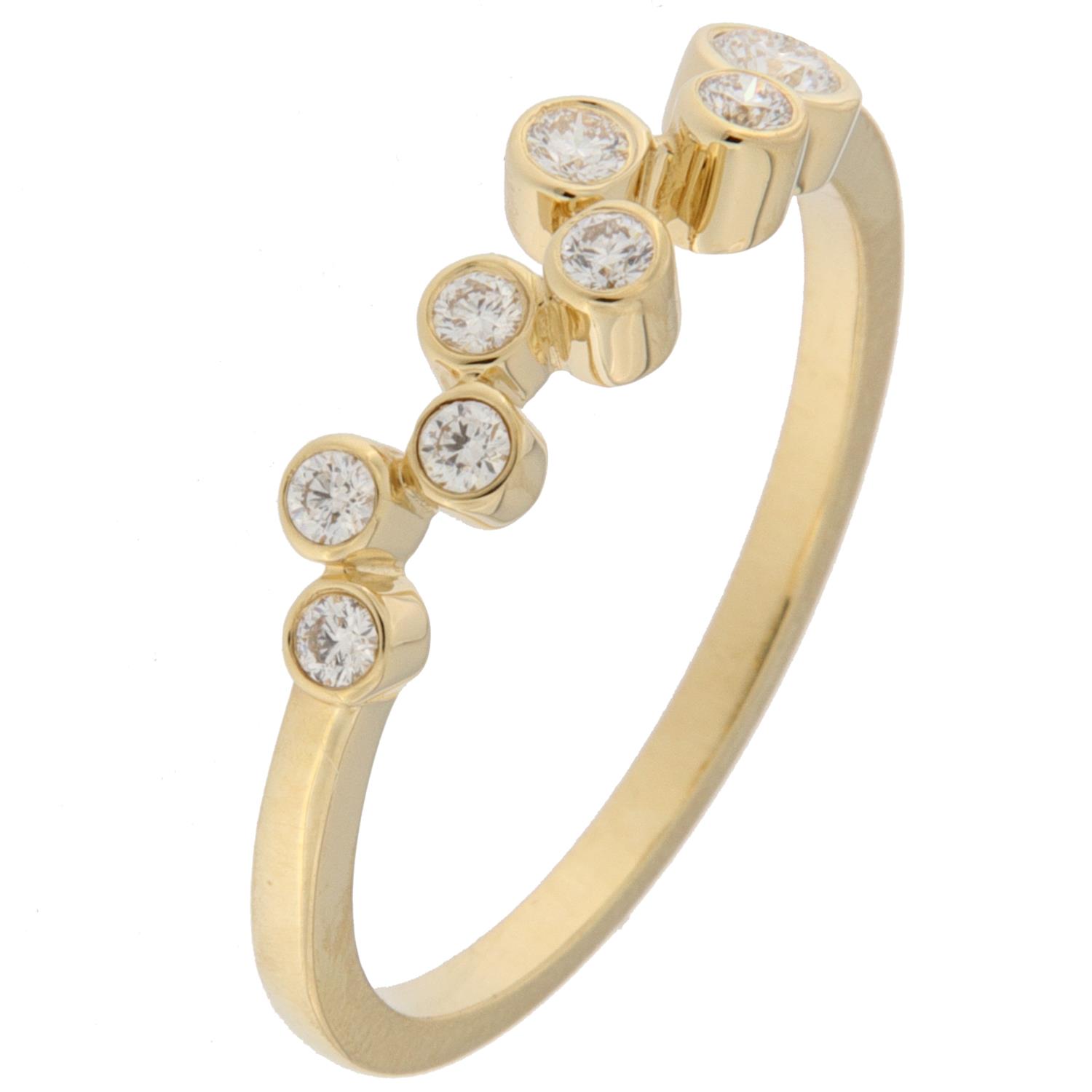 Ring gull 8 diamanter i fattekant i sikk-sakk bortover 0,20ct TWSI