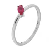 Ring rh.sølv smal m/cerise navetteformet cz. på skrå
