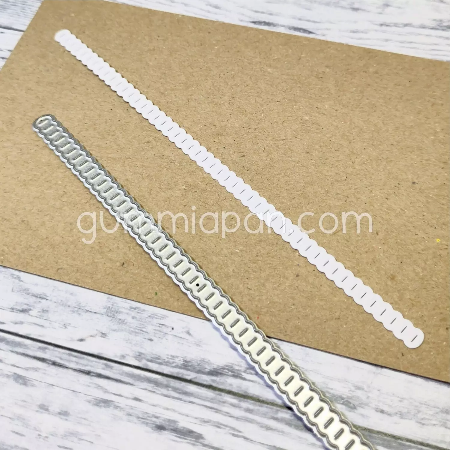 Gummiapan - Randig bord- dies