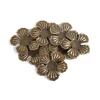 Flate bronse blomster