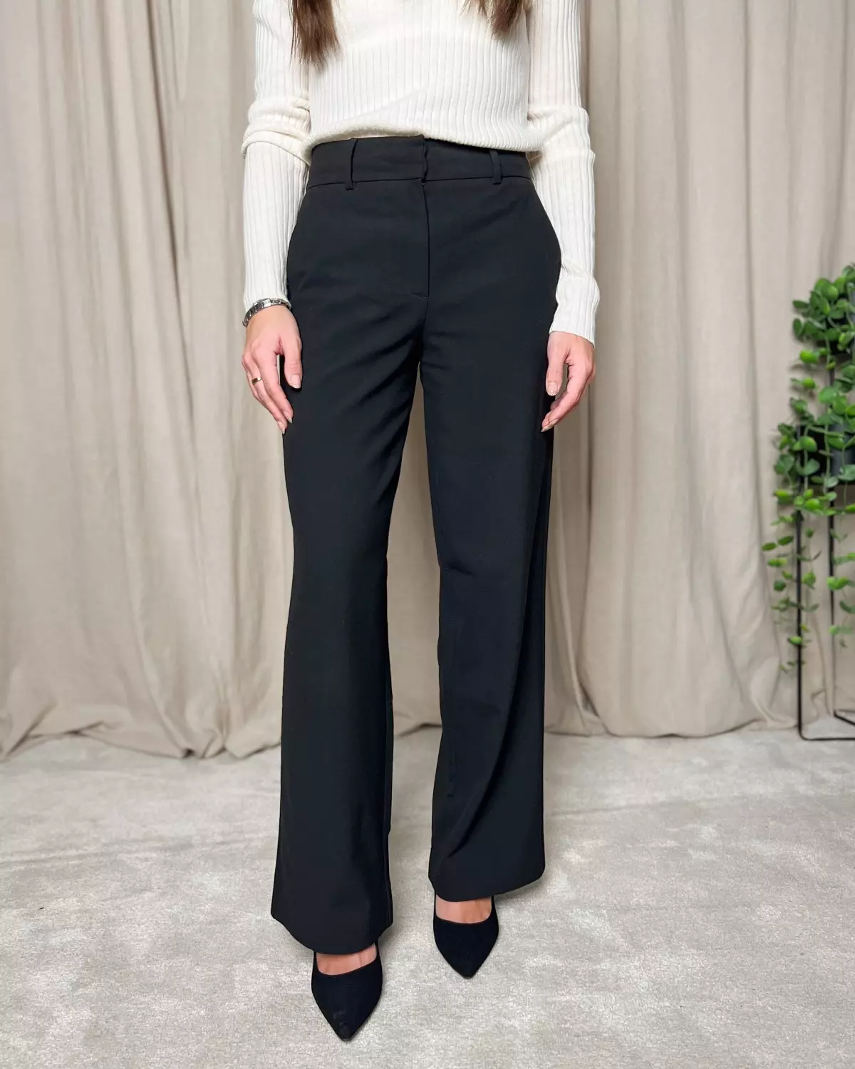 Dena Ankle 285 Black - Five Units