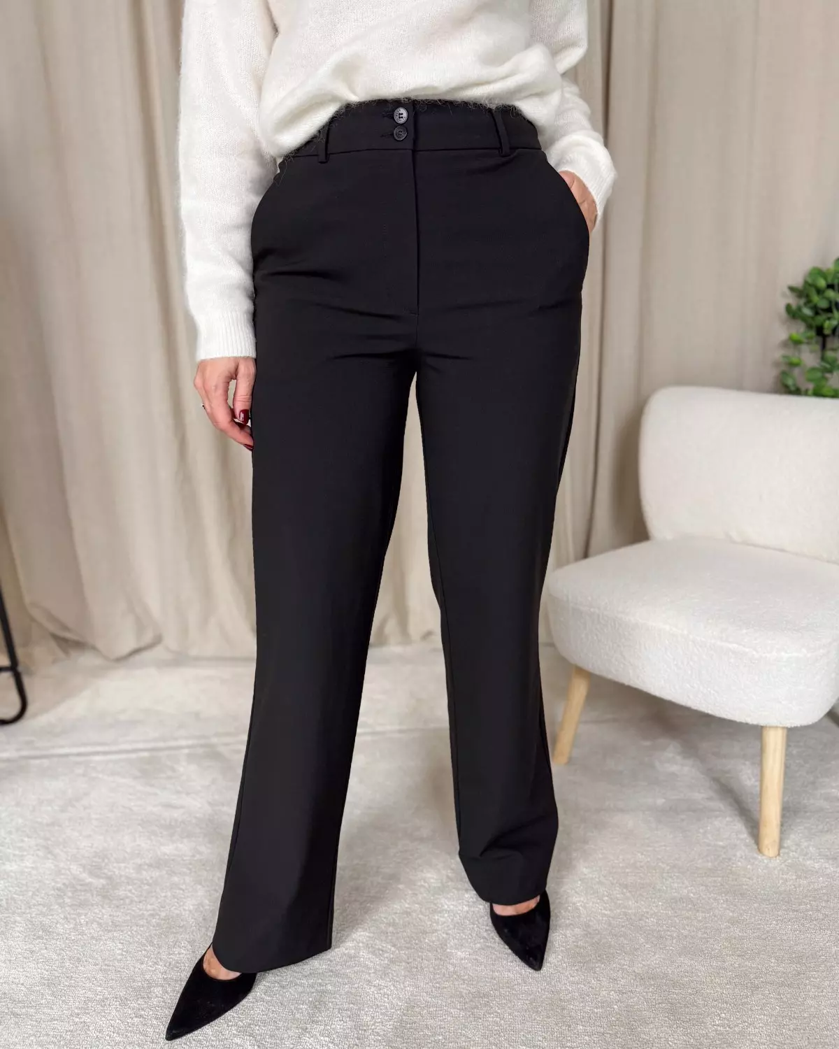 Sophia 285 Black - Five Units