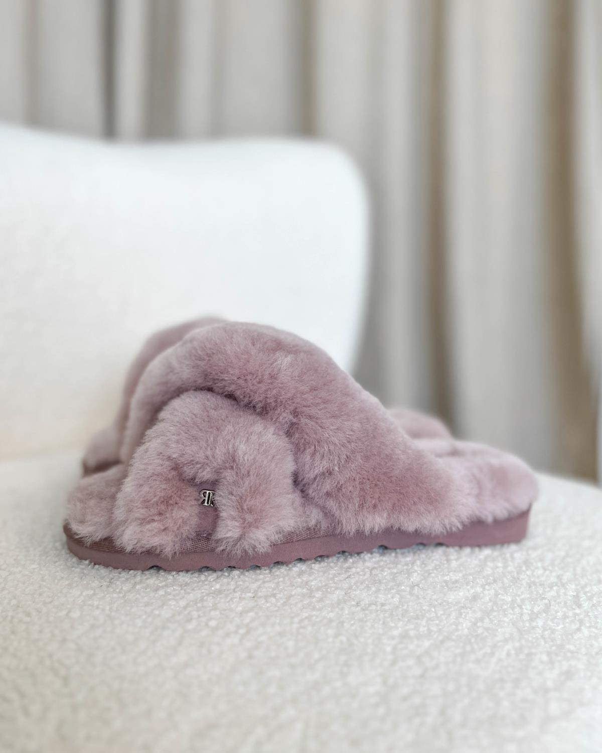 Crossy Sheepskin Slippers Pink - Roberto Rosso