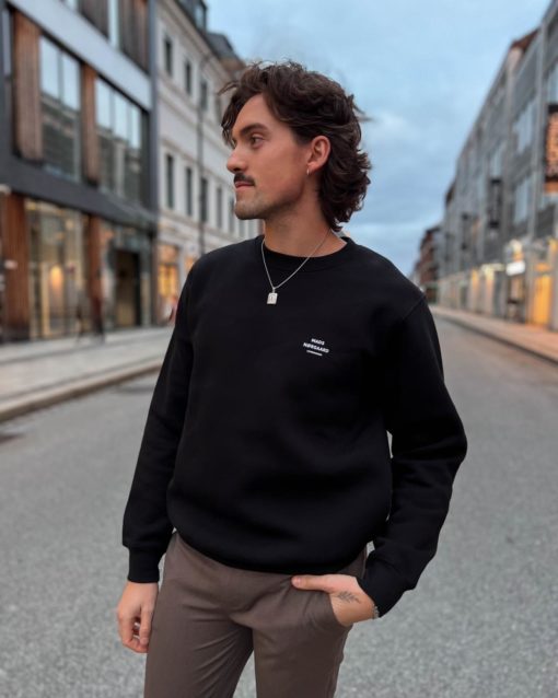 Crew Sweat Black - Mads Nørgaard