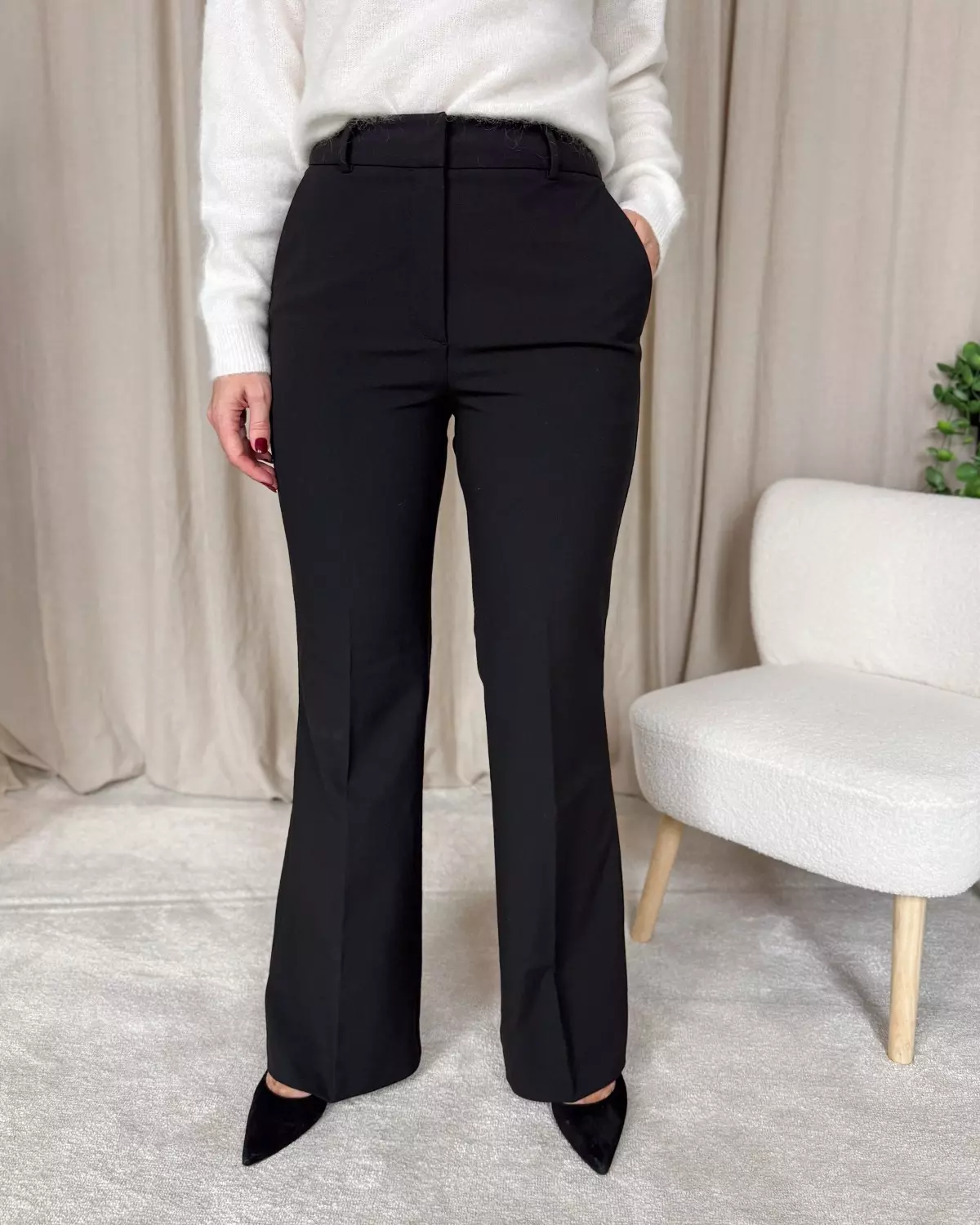 Olivia 285 Black - Five Units