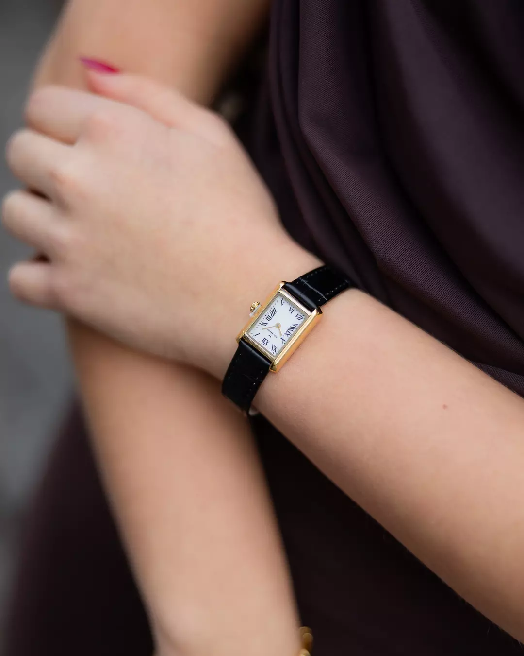 Timeless Black Leather Gold - Mockberg