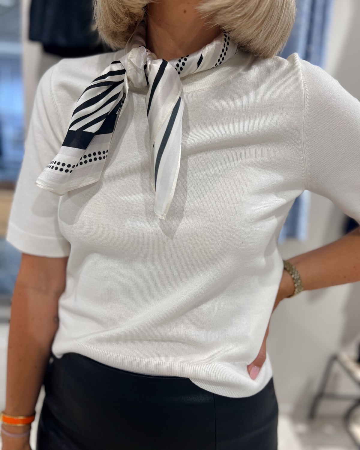 Silkeskjerf sort - Intex