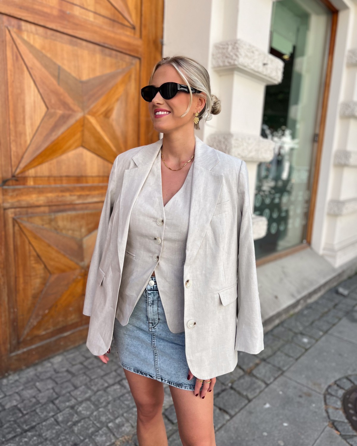 Simmy Waistcoat Sand - Urban Pioneers