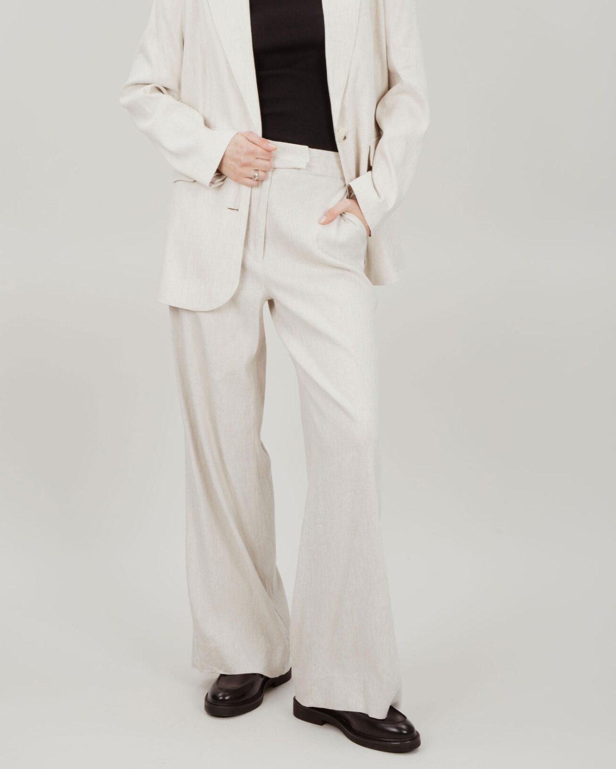 Isa Pants Sand - Urban Pioneers