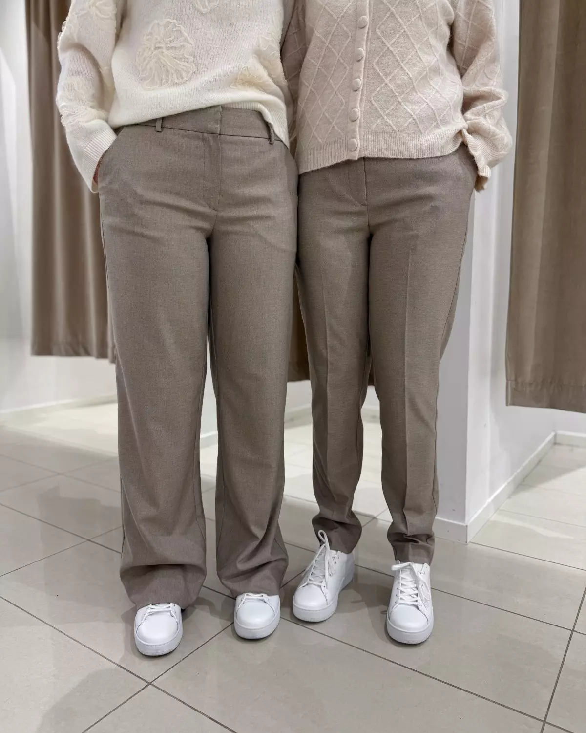 Julia Regular 438 Dark Sand Melange - Five Units