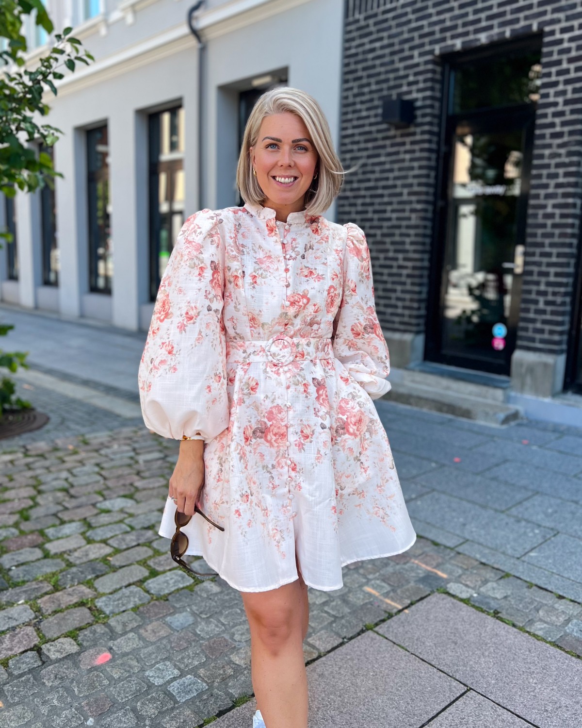 Camille Dress Beige Blomstrete - From Paris With Love