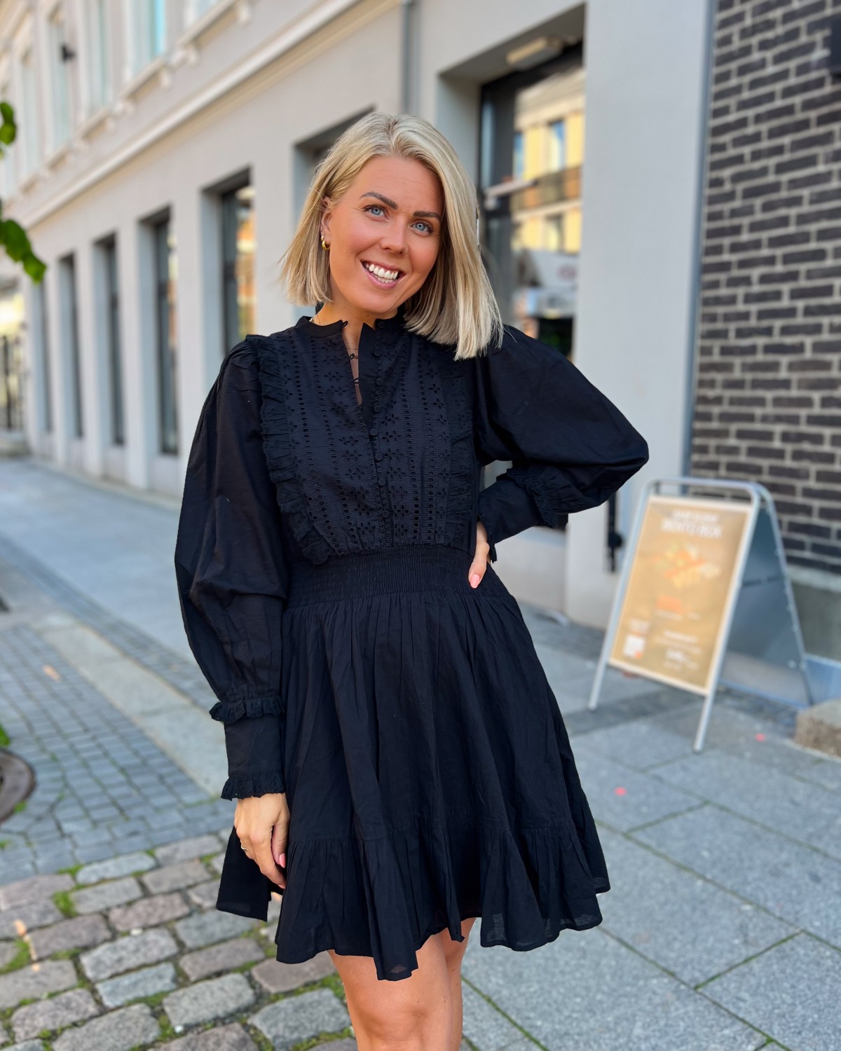 Phernila Dress Black - Mbym