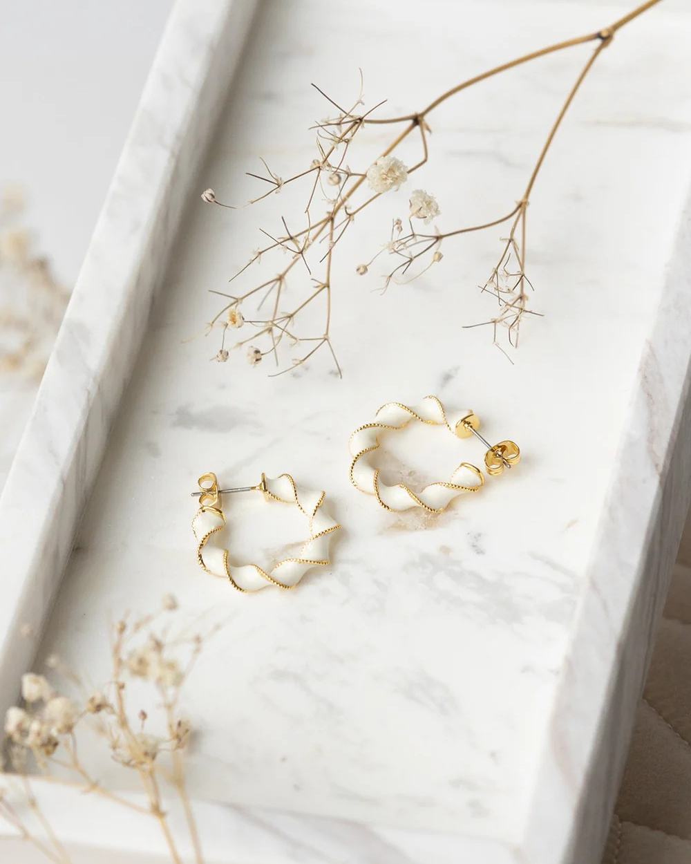 Carolina Twisted Large Earrings Cream -