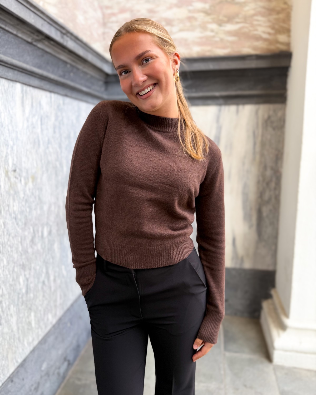 Gemma Sweater Chocolate - Urban Pioneers