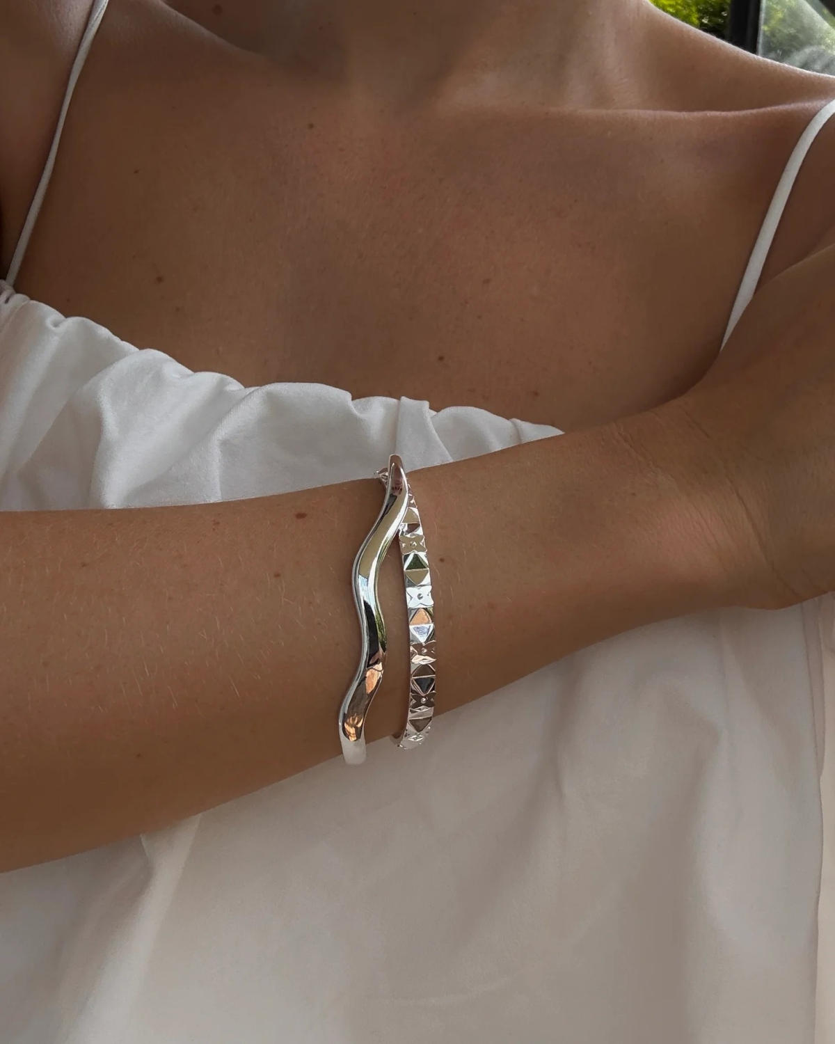 Wavy Bangle Silver - Who Is She