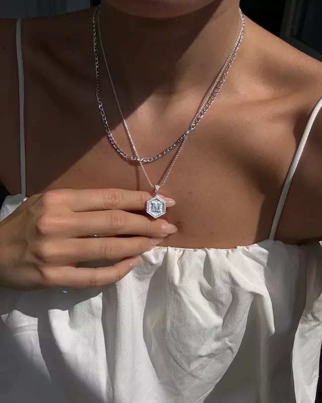 Delicate Chain Silver - Who Is She