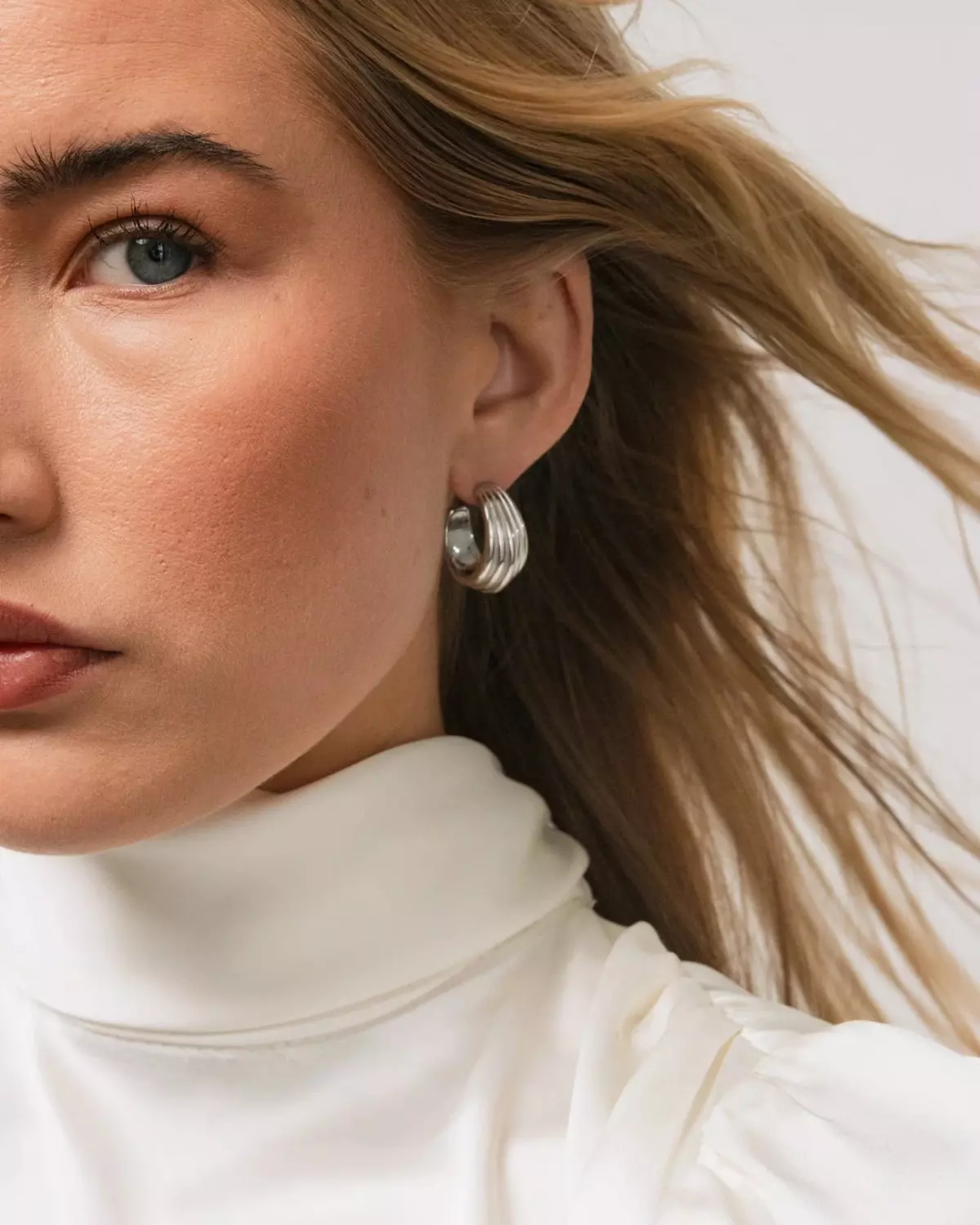 Ribbed Hoops Silver - Who Is She