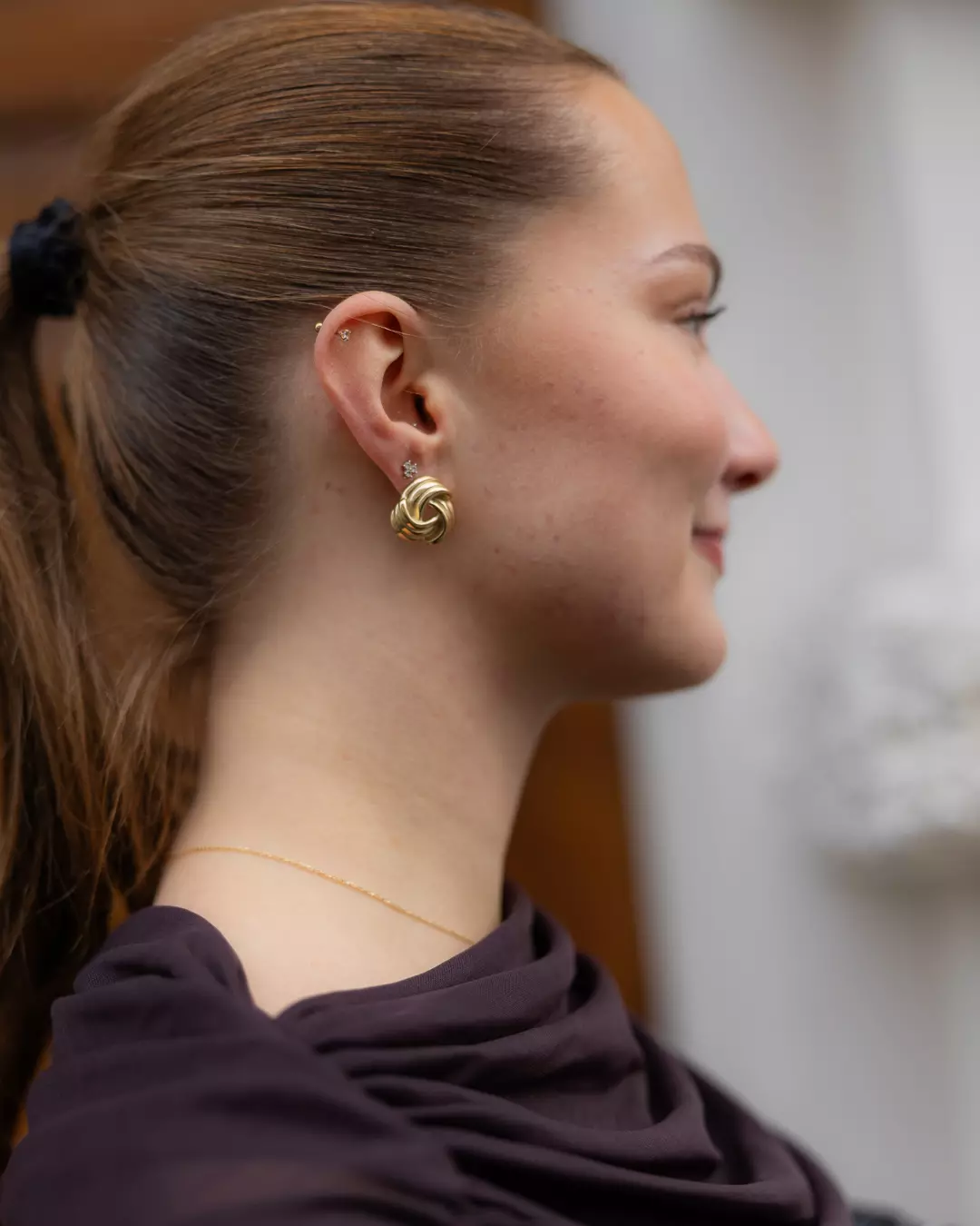 Knot Earrings Gold - Who Is She