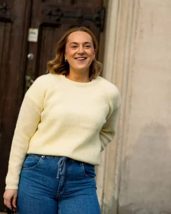 Betzy Sweater Pastel Yellow - Urban Pioneers