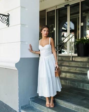 Zelmira Dress White - Urban Pioneers