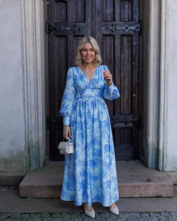 Livorno Dress Blue Flower AOP - Urban Pioneers