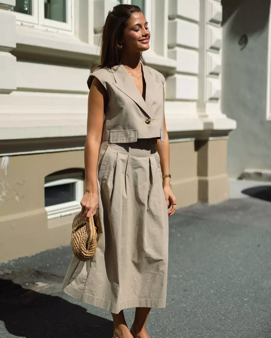 Leila Anya Pleat Skirt Bisquit - Co'coture