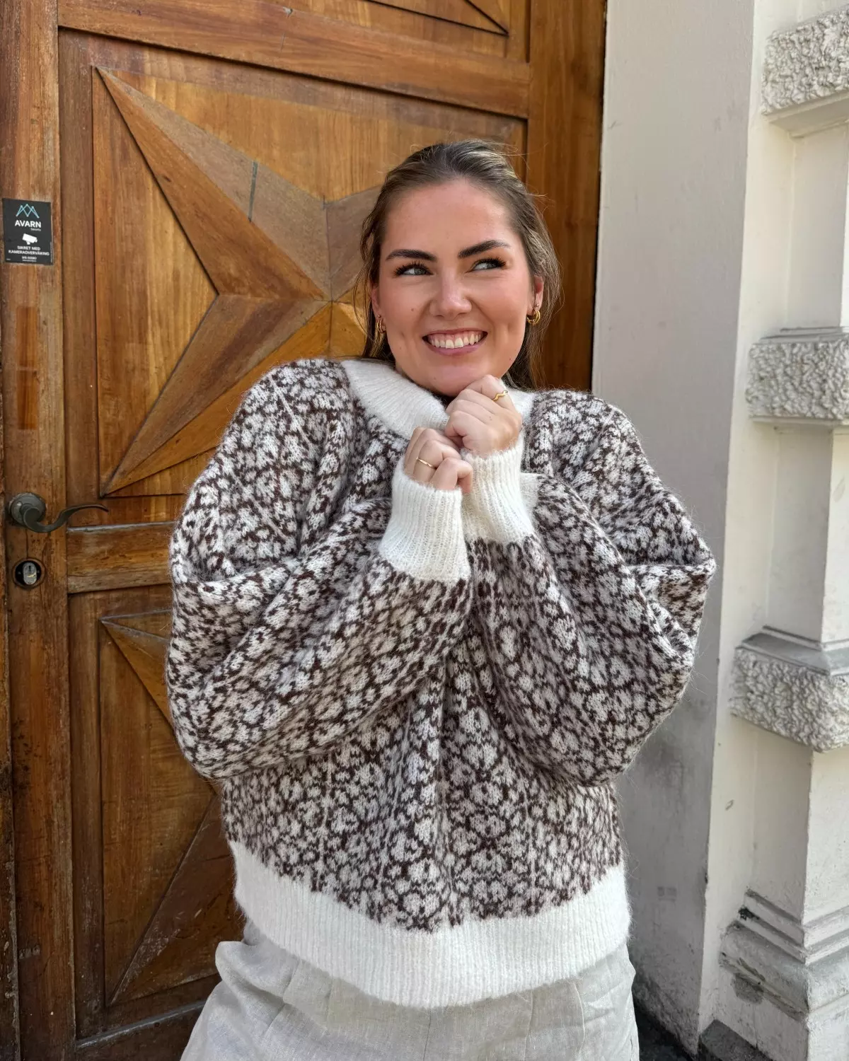 Oslo Knit Pullover Cream/Brown - A View