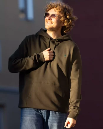 Core Seasonal Hoodie Rosin Green - Les Deux