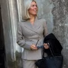 Sandra Blazer Grey Sand - Urban Pioneers