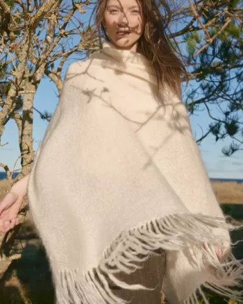 Hedy Turtleneck Cream - Urban Pioneers