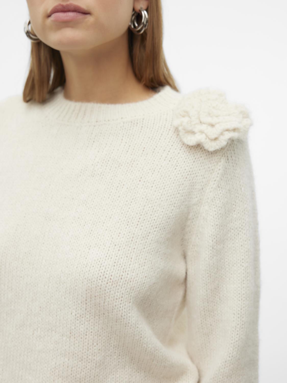 VMADIA ls o-neck flower pullover Birch