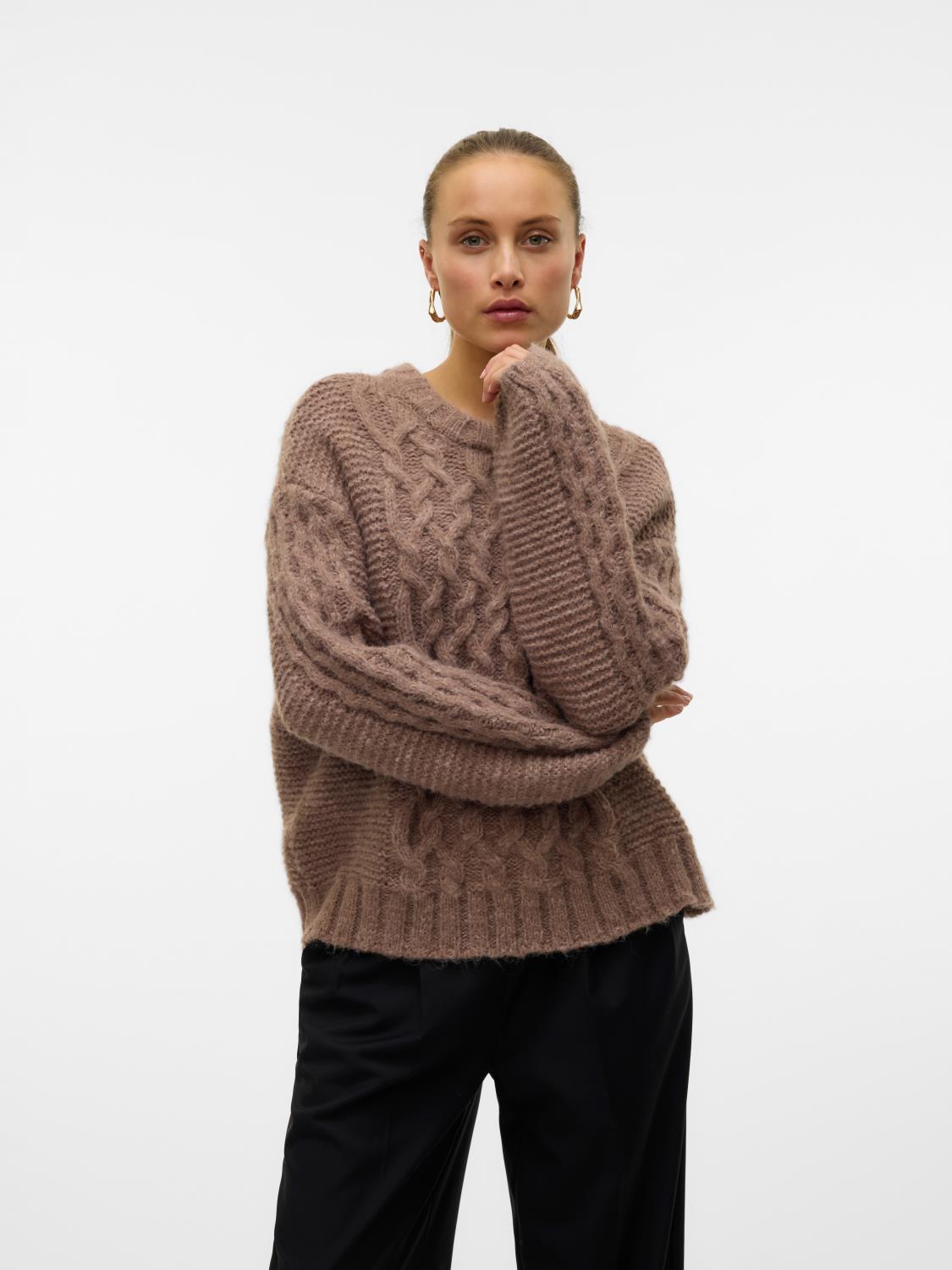 VMDOVE ls o-neck cable pullover Brown