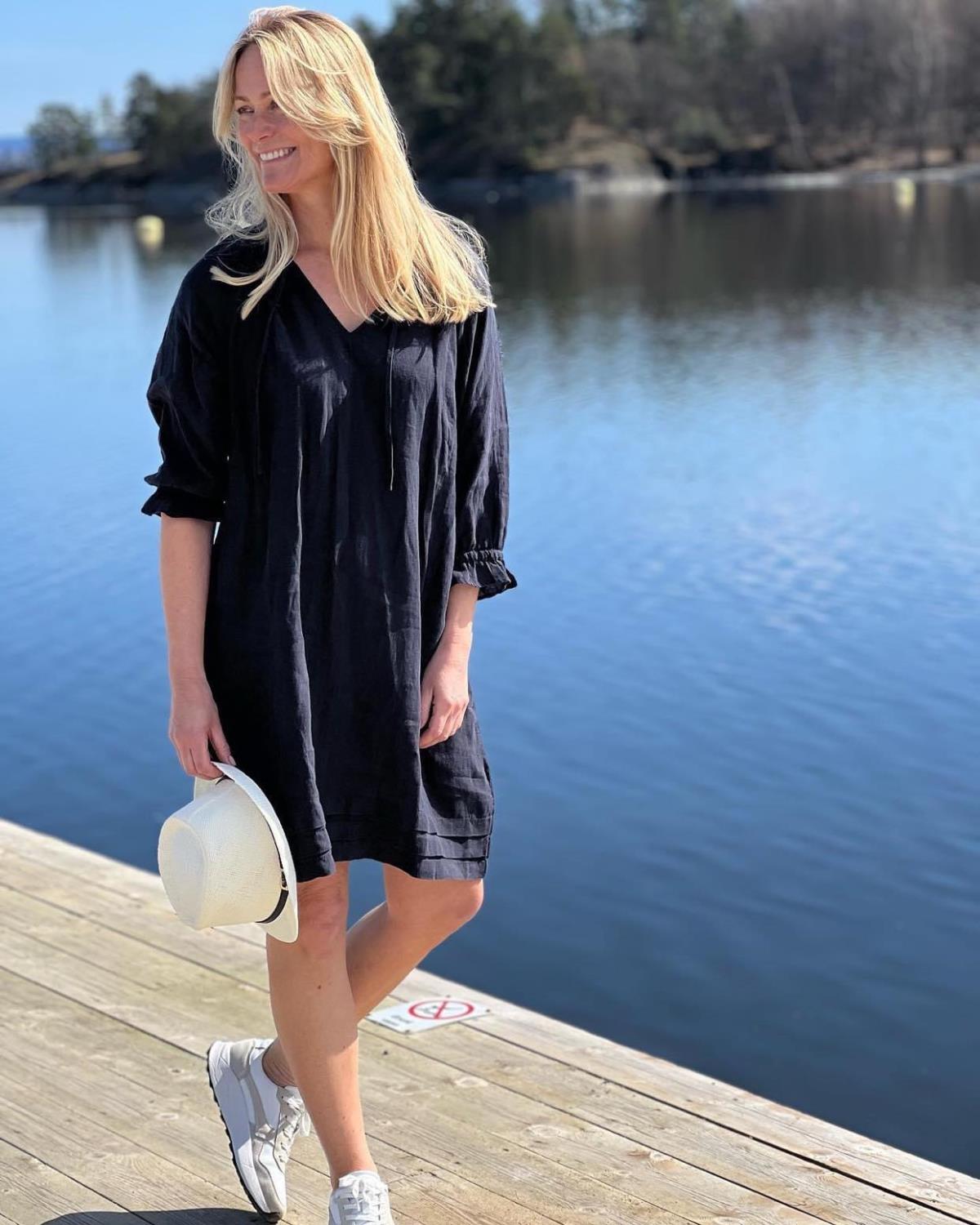 AraPW DR, Dark Navy