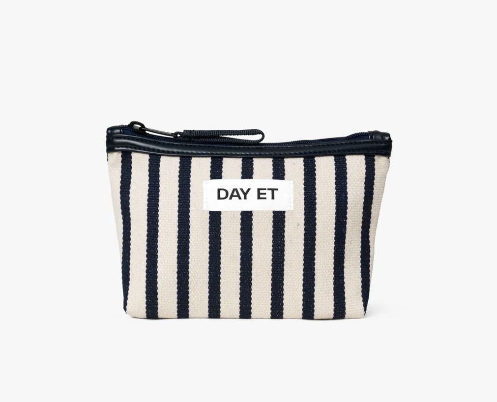 Day Gweneth J Beachy Mini