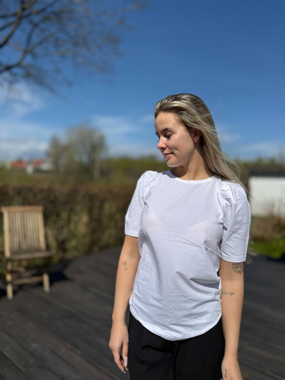 FQFenja - puff t-shirt - Brilliant white