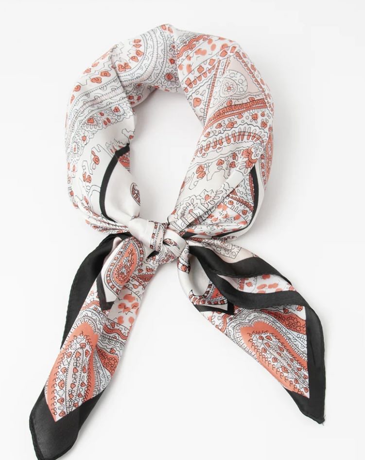 Rosenvinge, lite skjerf paisley rosa med svart kant