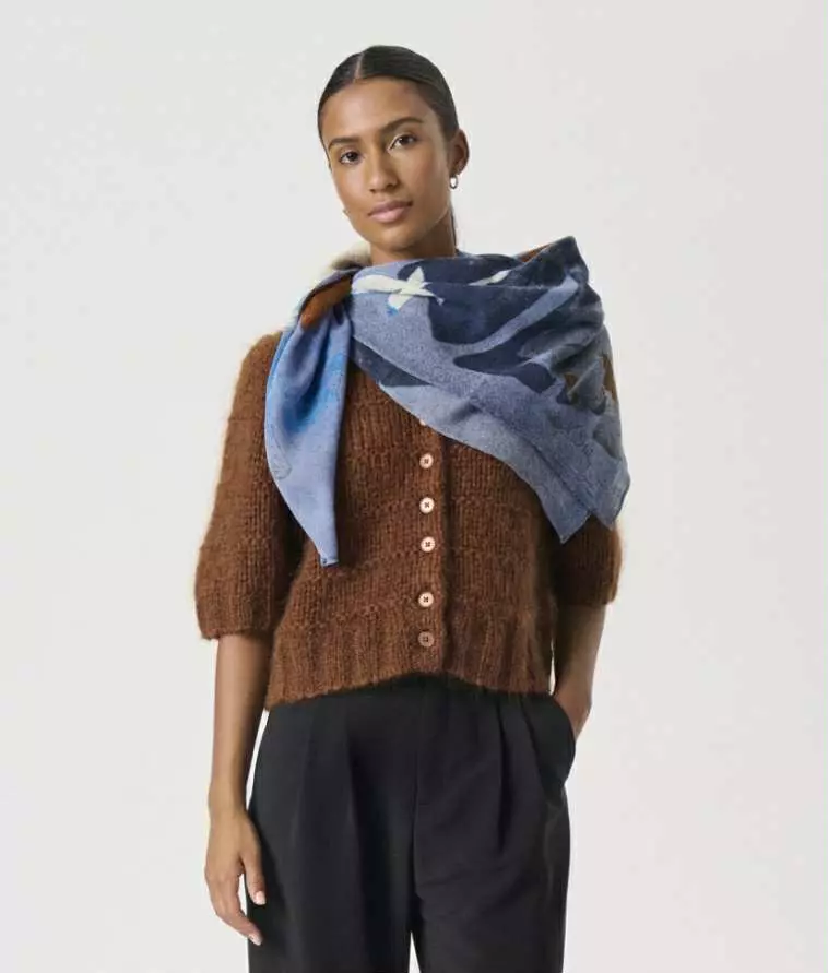 FelisiaPW Scarf - Blue Leaf